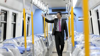 randazzo confirmo que desde hoy el estado se hara cargo del servicio de trenes de cargas y pasajeros randazzo confirmo que desde hoy el estado se hara cargo del servicio de trenes de cargas y pasajeros