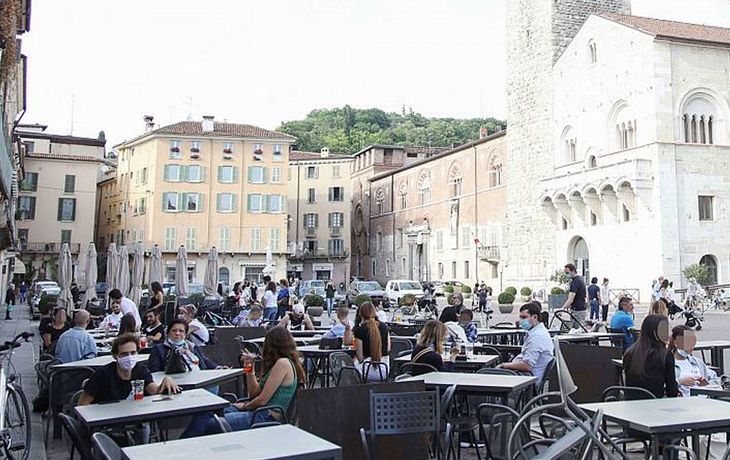 Reapertura de&nbsp;bares y negocios