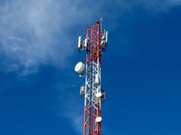 El gobierno de Uruguay confirmó que se licitarán tres bloques de espectro en la banda de 3.5 GHz El gobierno de Uruguay confirmó que se licitarán tres bloques de espectro en la banda de 3.5 GHz