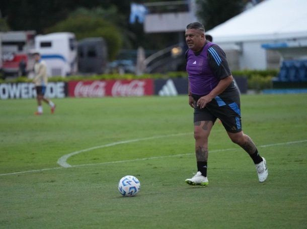 Chiqui Tapia jugó un picado en la práctica de la Selección Argentina antes del clásico con Brasil