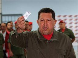 Vota Hugo Chavez