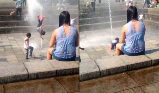 VIDEO: Una nena vuela por los aires al pisar un chorro de agua