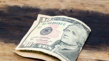 El dólar global cayó tras la cautela de la Fed sobre las tasas de interés. El dólar global cayó tras la cautela de la Fed sobre las tasas de interés.