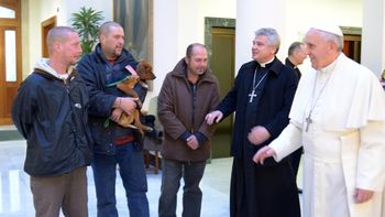 el papa invito a desayunar a cuatro vagabundos de roma el papa invito a desayunar a cuatro vagabundos de roma