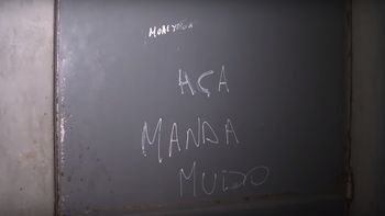 aca manda el mudo: cayo banda narco que vendia marihuana y cocaina en una villa aca manda el mudo: cayo banda narco que vendia marihuana y cocaina en una villa