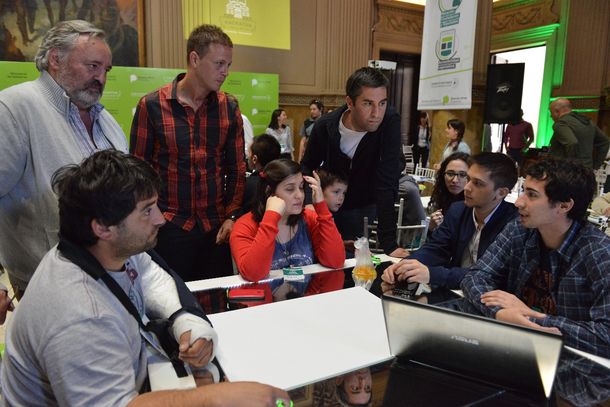 Mosca inauguró el primer Hackatón legislativo en la provincia