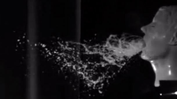 Crean un robot que vomita para curar seres humanos