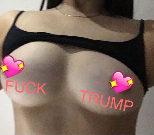 Activistas se sacrifican y mandan selfies desnudas a quienes no voten a Trump