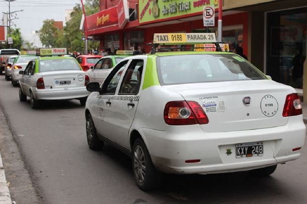 El taxista recibió un botellazo en la cabeza