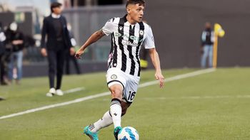 Nahuel Molina Lucero podría ser nuevo refuerzo del Atlético de Madrid de Diego Cholo Simeone. Nahuel Molina Lucero podría ser nuevo refuerzo del Atlético de Madrid de Diego Cholo Simeone.