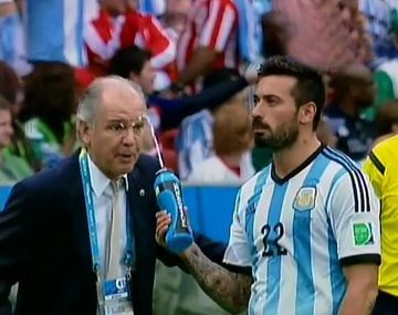 Mirá los memes del salpicazo de Lavezzi a Sabella