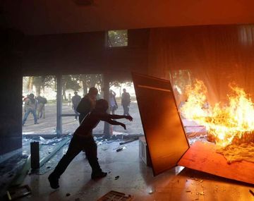 Incendiaron el Ministerio de Agricultura