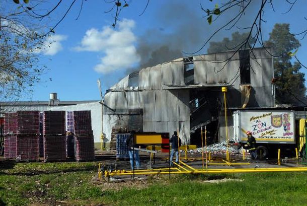 Incendio_fabrica_telam
