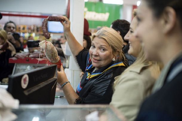 Elisa Carrió de compras