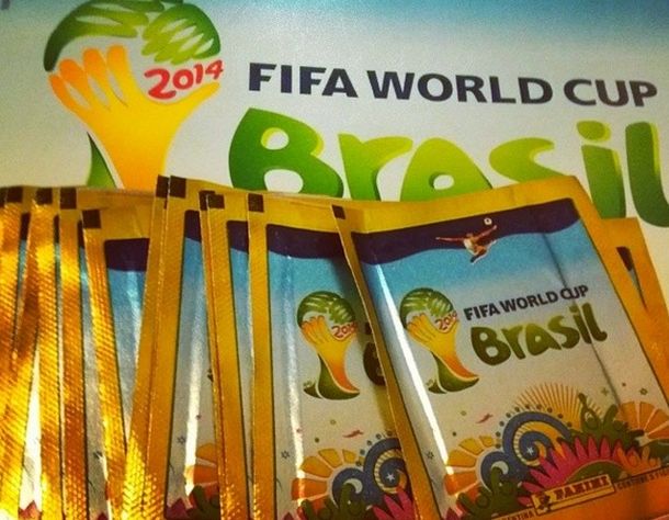 Un profesor colombiano le sacaba figuritas a sus alumnos para llenar su propio álbum