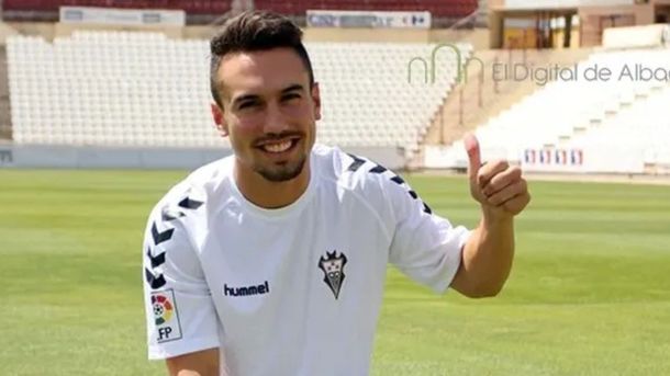 Luego del Barcelona, Carmona jugó en el Milan y Real Zaragoza, entre otros clubes. Luego del Barcelona, Carmona jugó en el Milan y Real Zaragoza, entre otros clubes.