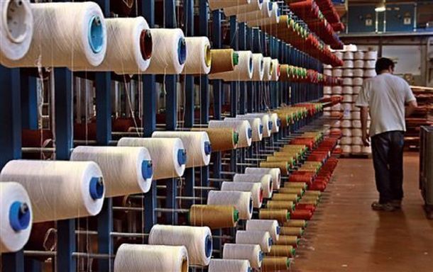 La apertura de importaciones provocó miles de despidos en la industria textil La apertura de importaciones provocó miles de despidos en la industria textil