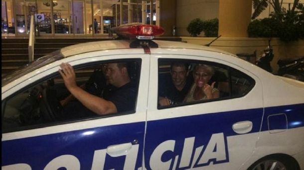 La Griega generó revuelo en Punta: la sacaron en un patrullero del Casino