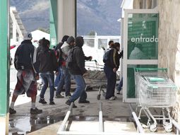 el gobierno dispuso el envio de 400 gendarmes a bariloche el gobierno dispuso el envio de 400 gendarmes a bariloche