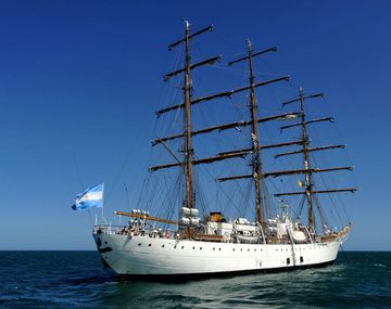 Mar del Plata recibe a la Fragata con una gran celebración