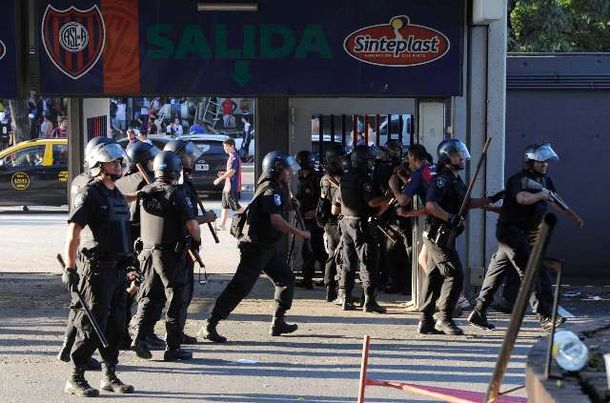 Disturbios San Lorenzo - policía