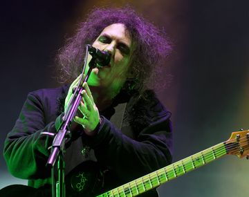 The Cure en River