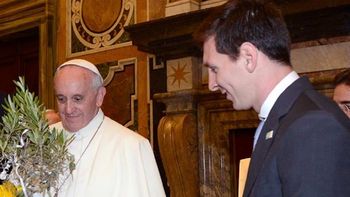 dos potencias juntas: messi saludo al papa por su cumpleanos dos potencias juntas: messi saludo al papa por su cumpleanos