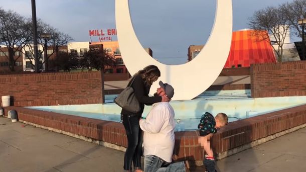 El nene no estaba listo para tanta emoción junta