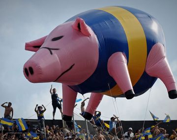 Increíble: el chancho de Boca terminó en una comisaría