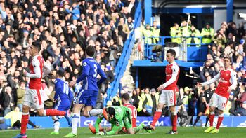 Hazard metió un golazo en la victoria del Chelsea ente el Arsenal Hazard metió un golazo en la victoria del Chelsea ente el Arsenal