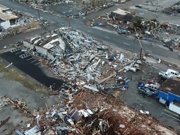 Así quedó Kentucky tras el paso de un devastador tornado