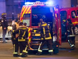 tension, tiroteos y explosion en paris: en total son 158 los muertos tension, tiroteos y explosion en paris: en total son 158 los muertos