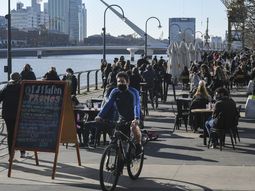 Arranque fresco y tarde templada en un lunes a puro sol en la Ciudad