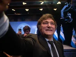 Error viral de la oficina de Milei: confundió a canciller con el director de Titanic