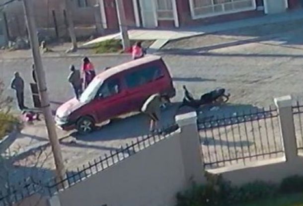 Puerto Madryn: vio un choque y robó la billetera y el celular de la víctima