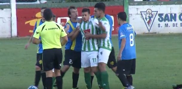 Los jugadores de Argentinos se pelearon con sus rivales y con el árbitro