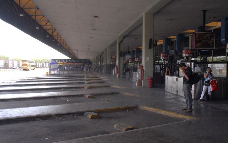 Terminal de Retiro casi vacía