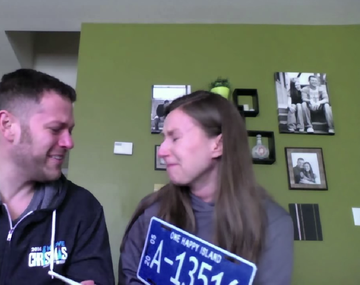 Lo sorprende con un embarazo y son viral