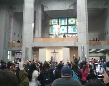 Creyeron que Messi estaba en San Nicolás: la basílica se llenó de hinchas