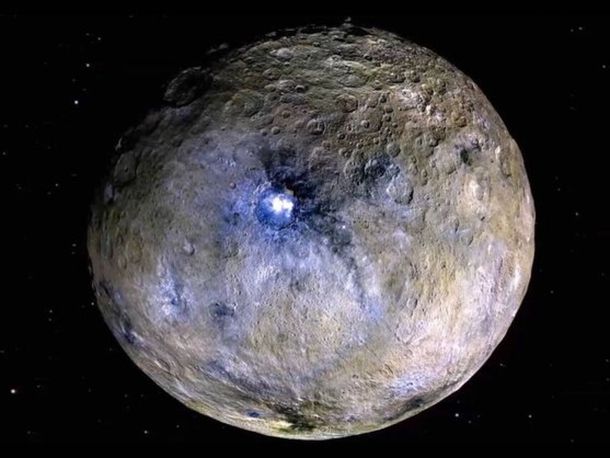 La NASA descubre un planeta enano con condiciones para la vida.