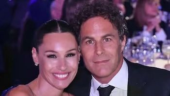la romantica foto junto a pampita que posteo martin pepa: apasionado beso la romantica foto junto a pampita que posteo martin pepa: apasionado beso