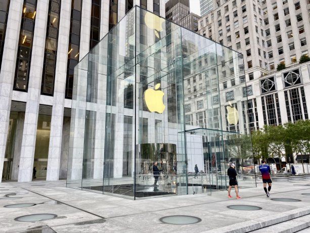 Por Ómicron, Apple cierra sus tiendas en Estados Unidos y Canadá