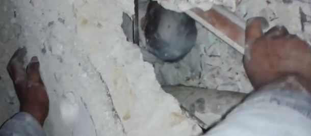 Milagro en Siria: así rescataron a un bebé en una montaña de escombros
