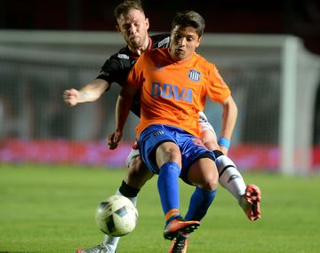 Colón le ganó  a Talleres tras un polémico penal