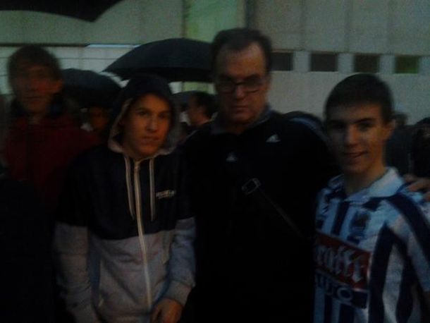 Bielsa hizo la fila para comprar la entrada de un partido