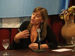 Juliana Di Tullio denunció haber sido golpeada por gendarmes. Juliana Di Tullio denunció haber sido golpeada por gendarmes.