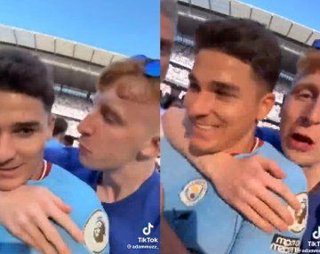 Locura por Julián Álvarez: un hincha del City entró a la cancha y le dio un beso
