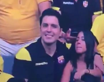 Insólito: captaron una infidelidad en vivo durante un partido de fútbol
