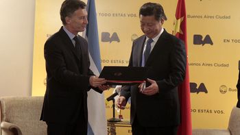 macri le entrego la llave de la ciudad al presidente chino macri le entrego la llave de la ciudad al presidente chino