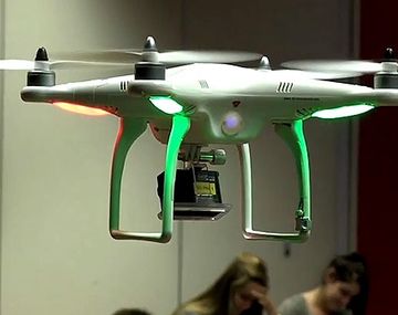 Crean un drone para evitar que los chicos se copien en la escuela